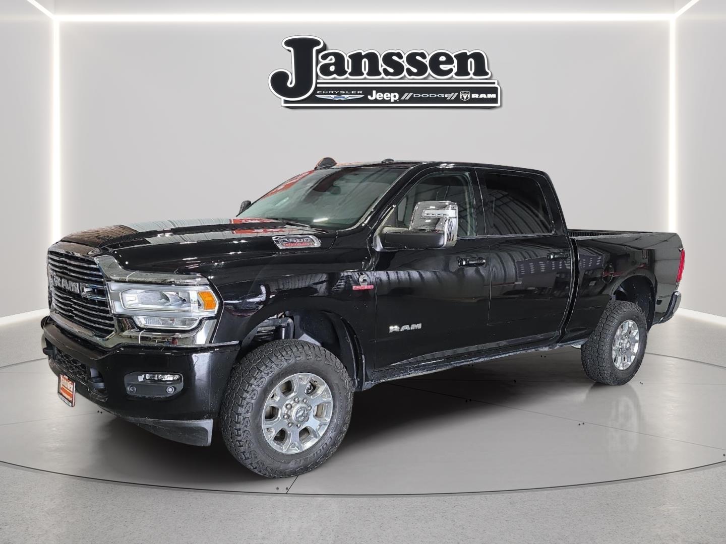 Diamond Black Crystal Pearlcoat 2024 RAM 2500 Laramie Crew Cab 4WD Pickup Truck Four-Wheel Drive 6-Speed Automatic