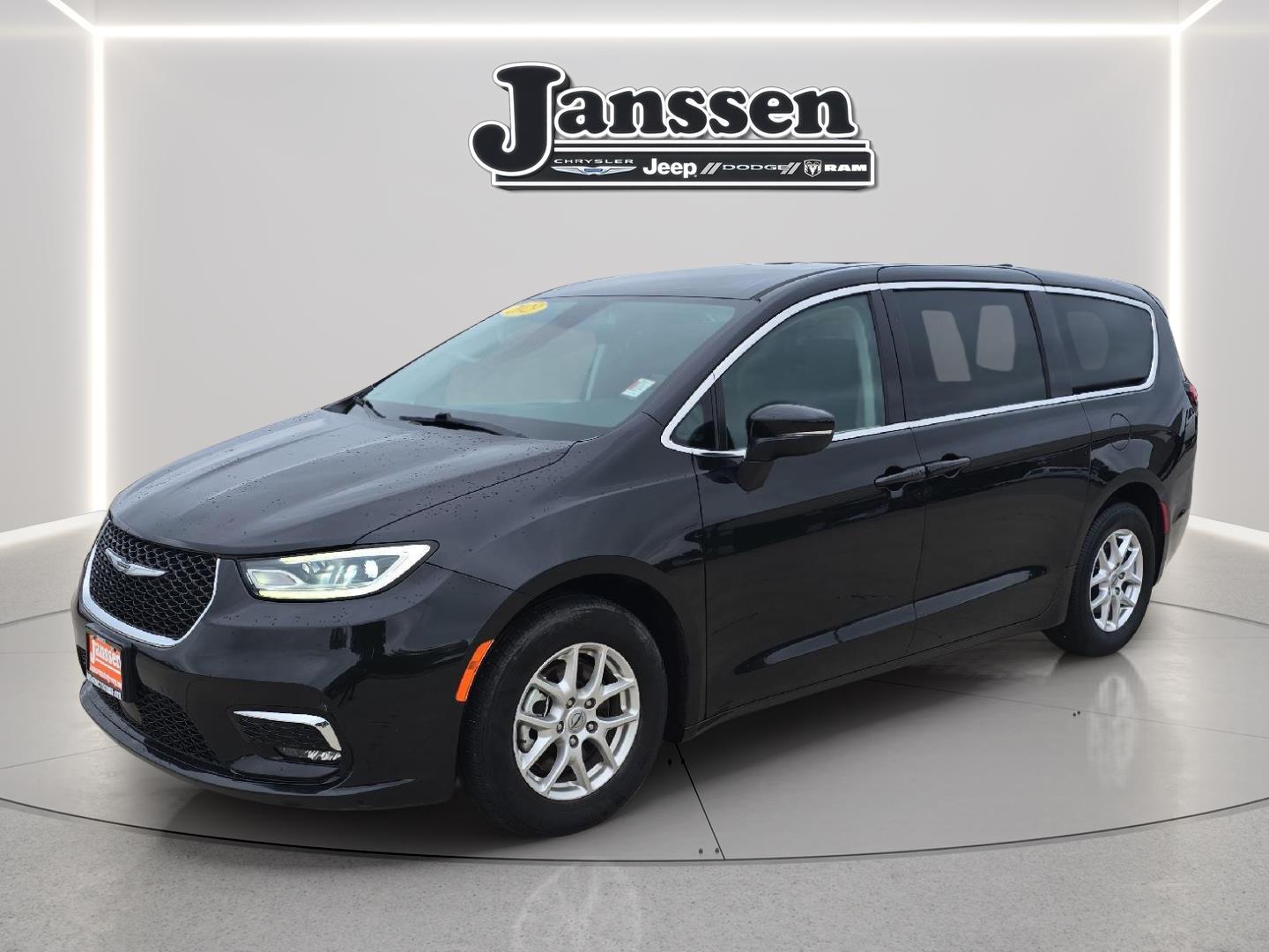 2023 Chrysler Pacifica Touring L FWD