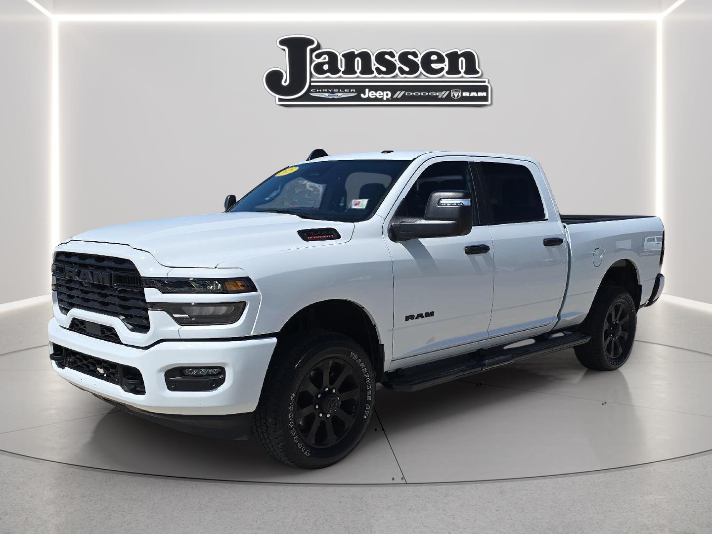 Bright White Clearcoat 2025 RAM 2500 Pickup Truck Four-Wheel Drive 8-Speed Automatic