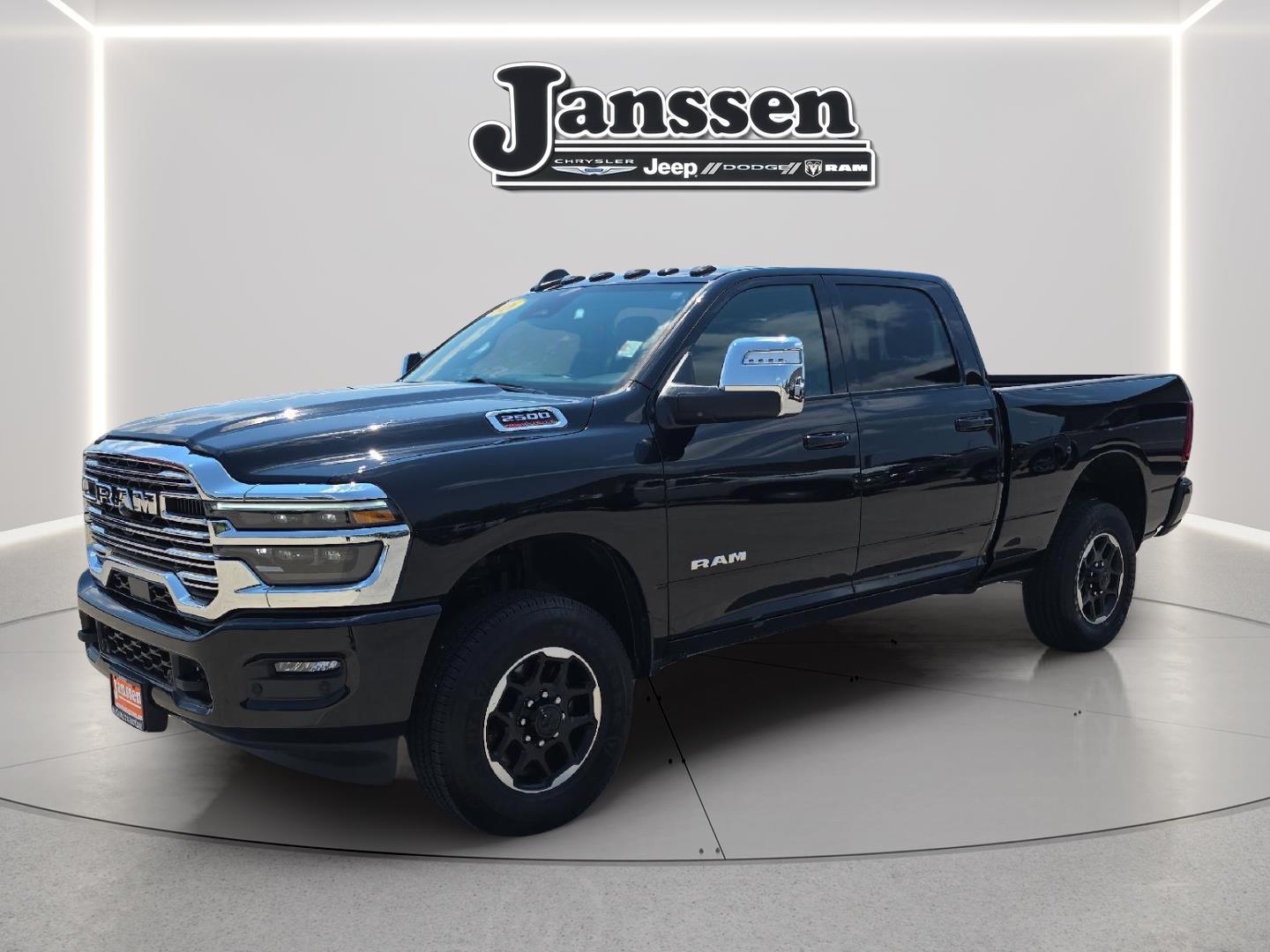 2026 RAM 2500 Negro (Diamond Black Crystal Pearlcoat) Camioneta Todo terreno 8 velocidades Automática