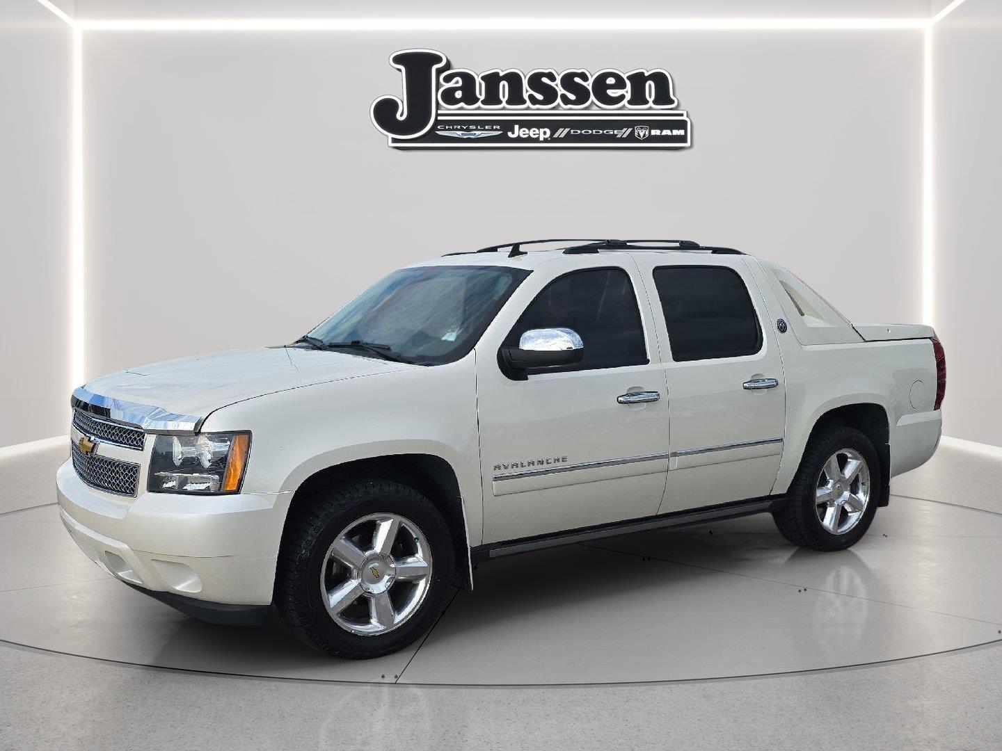 2013 Chevrolet Avalanche LTZ Black Diamond Edition 4WD