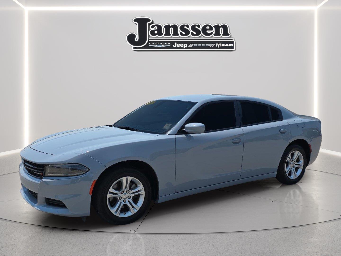  2022 Dodge Charger SXT RWD   