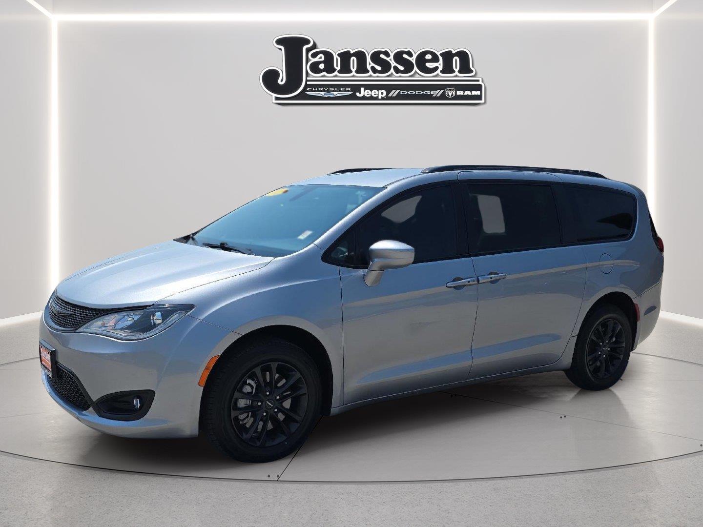  2020 Chrysler Pacifica Launch Edition AWD   