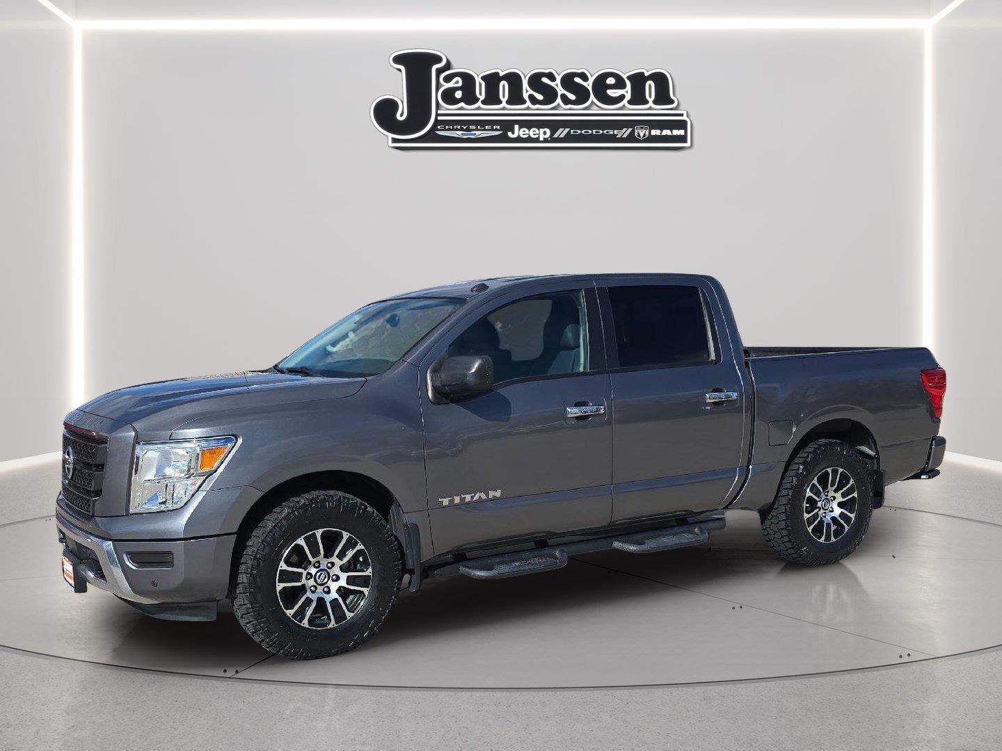 2021 Nissan Titan SV Crew Cab 4WD