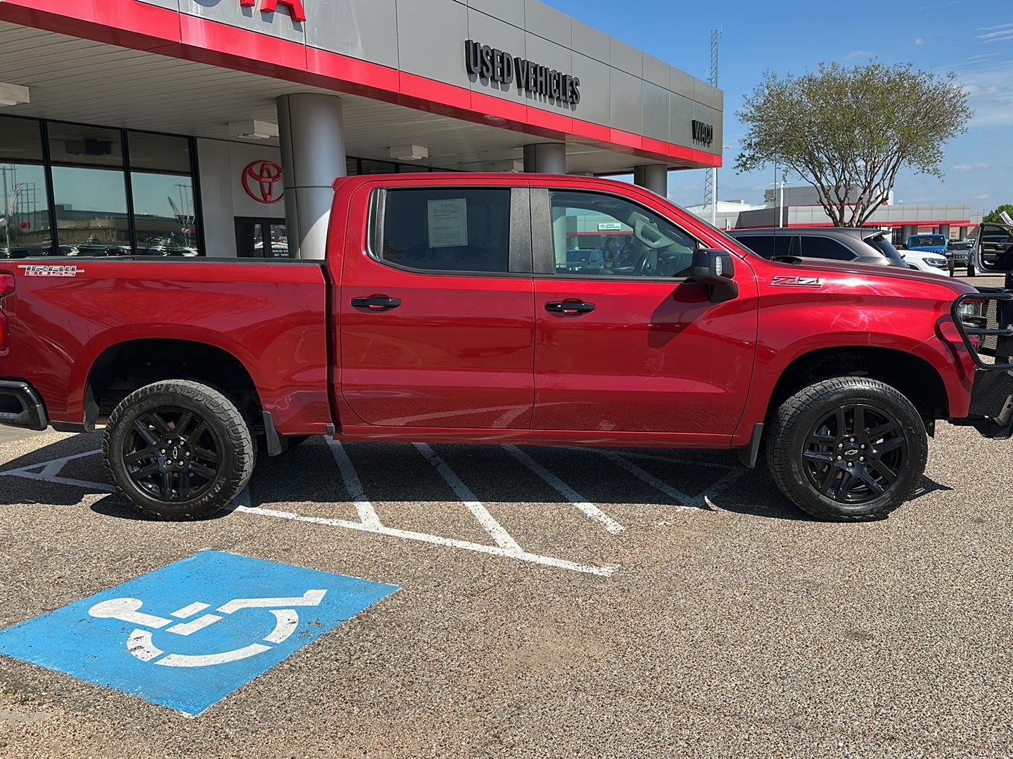 2022 Chevrolet Silverado 1500 Limited LT Trail Boss - Photo 2