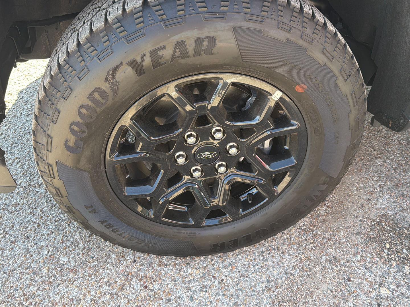 2025 Ford F-150 STX - Photo 9