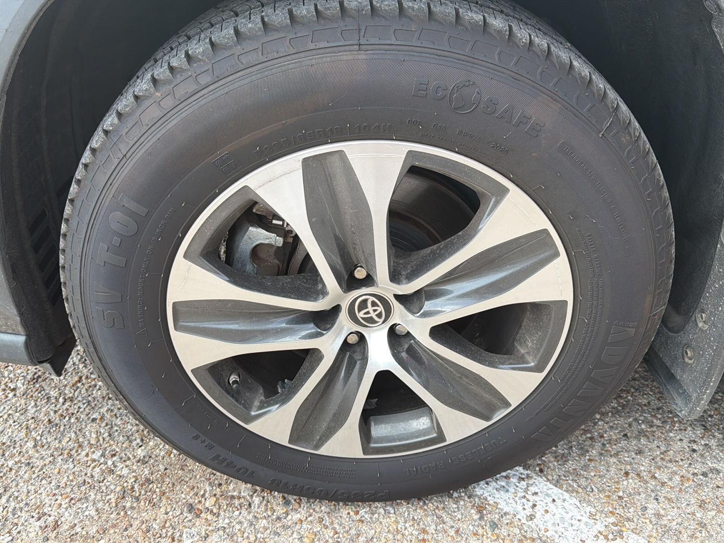 2022 Toyota Highlander XLE - Photo 10