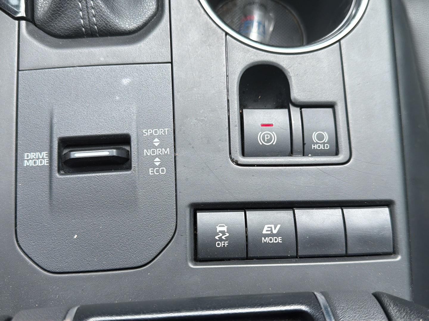 2022 Toyota Highlander XLE - Photo 25