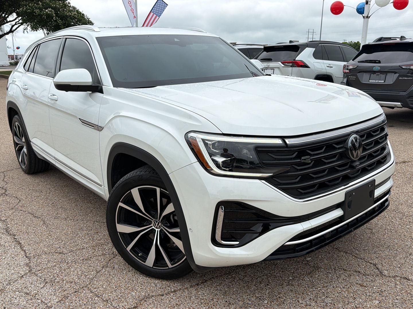 2024 Volkswagen Atlas Cross Sport 2.0T SEL Premium R-Line 4MOTION's photo