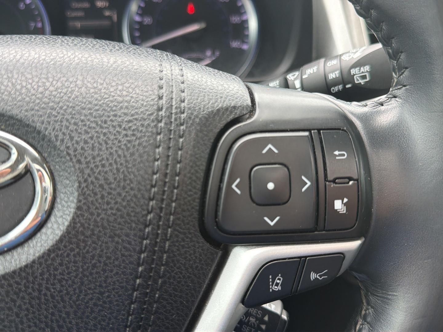 Used 2017 Toyota Highlander SUV