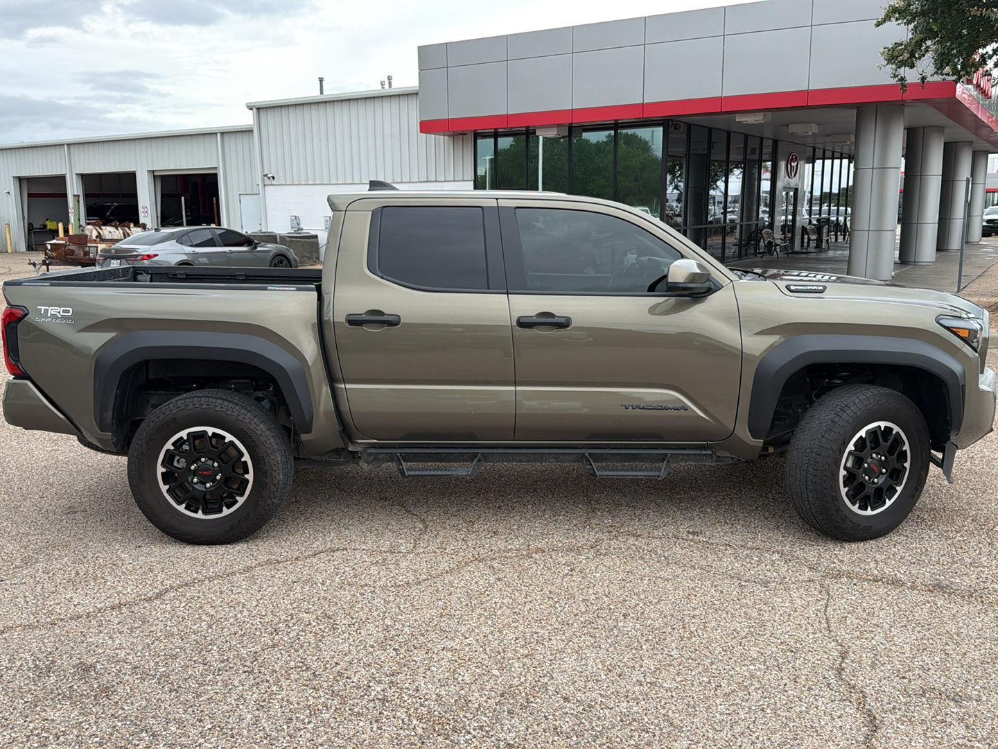 Used 2025 Toyota truck TACOMA  Sedan