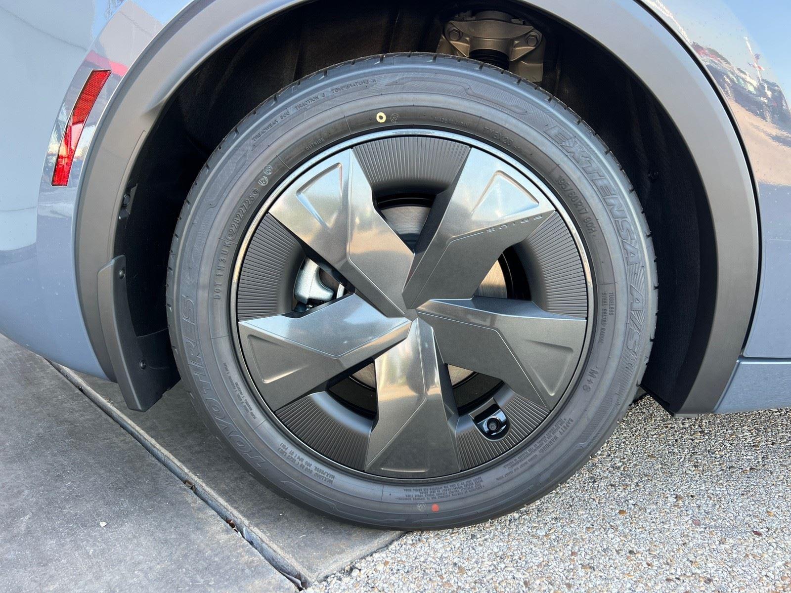 2026 Toyota Prius LE - Photo 7