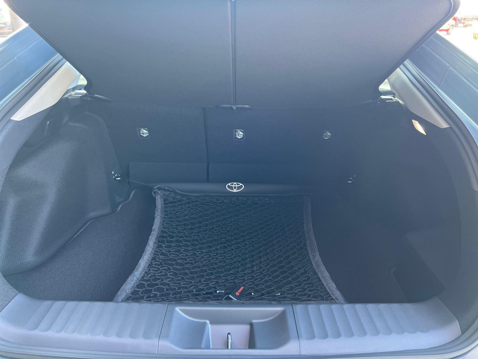 2026 Toyota Prius LE - Photo 9