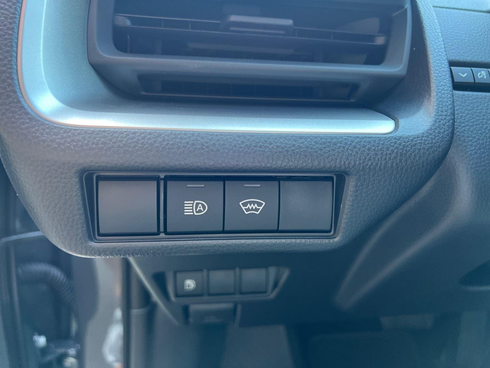 2026 Toyota Prius LE - Photo 15