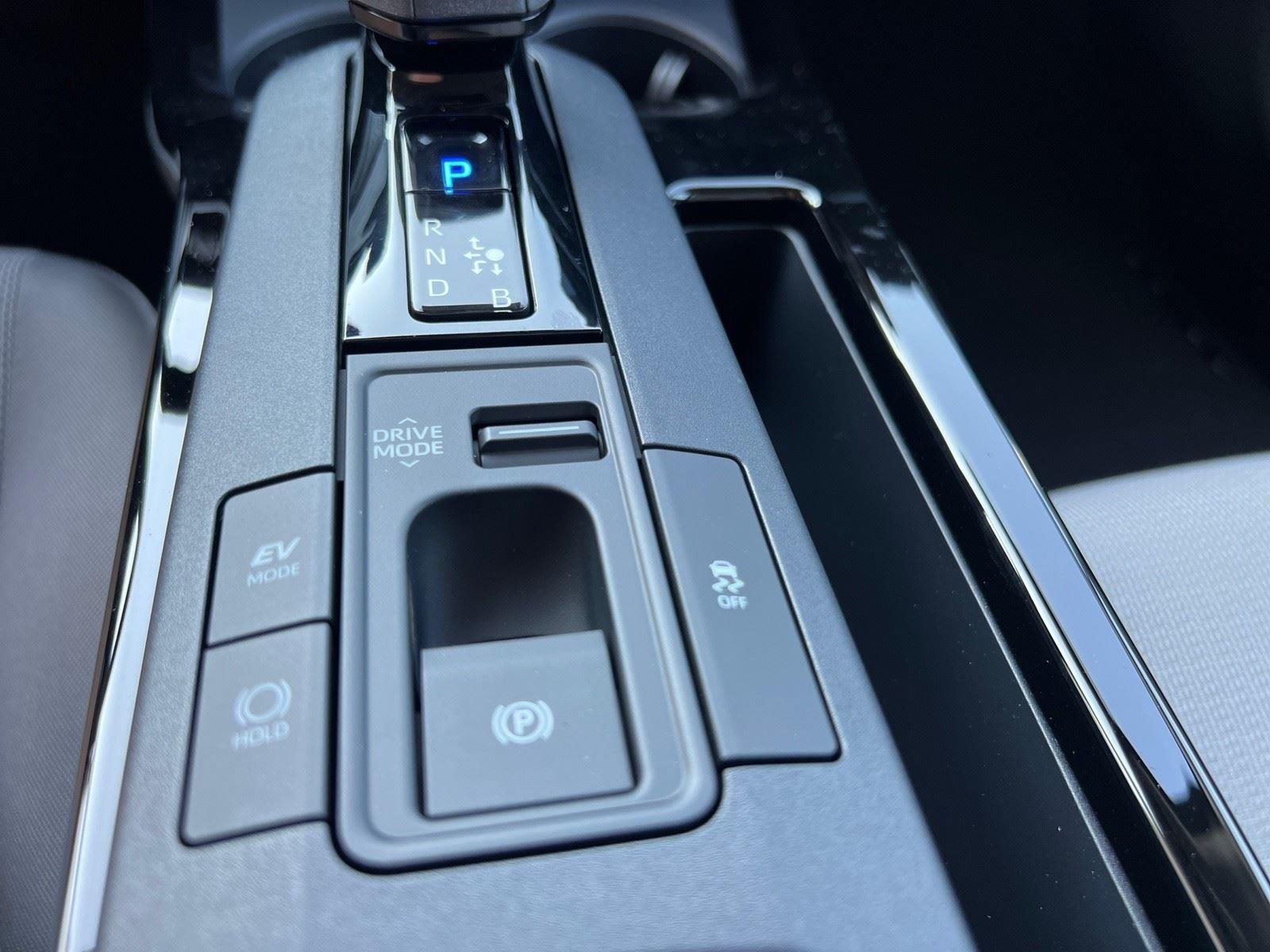 2026 Toyota Prius LE - Photo 18