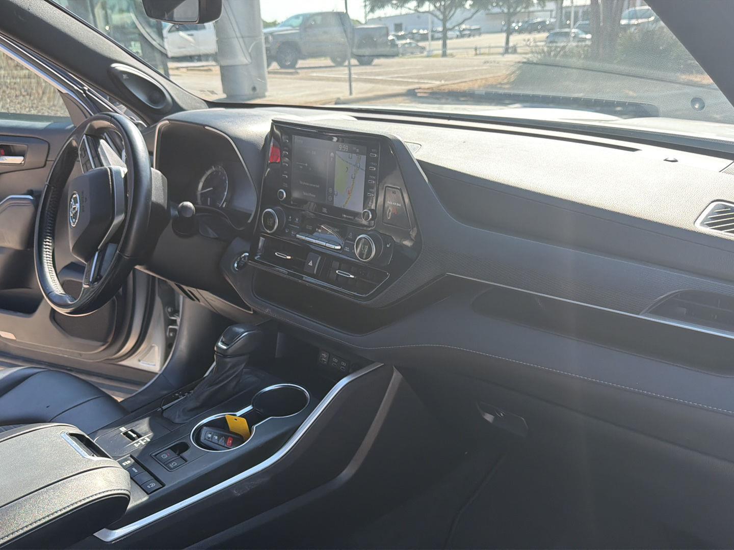 Used 2022 Toyota Highlander SUV