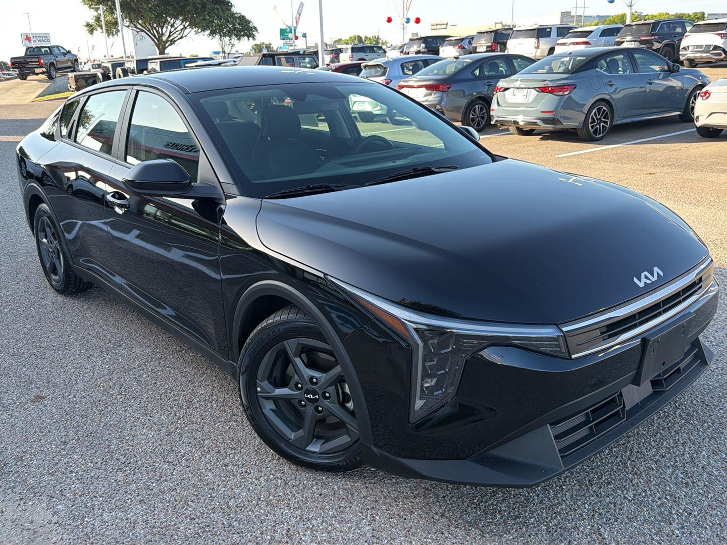 Aurora Black Pearl 2025 Kia K4 Sedan Front-Wheel Drive Continuously Variable Transmission