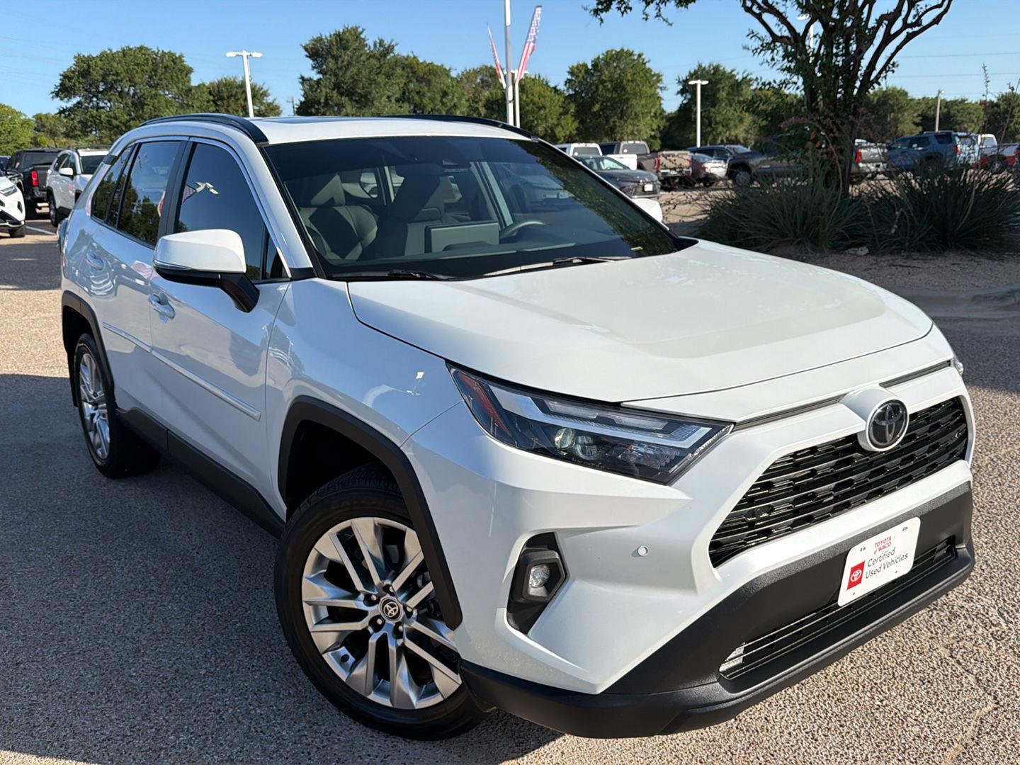 White (Wind Chill Pearl) 2024 Toyota RAV4 SUV / Crossover Front-Wheel Drive 8-Speed Automatic