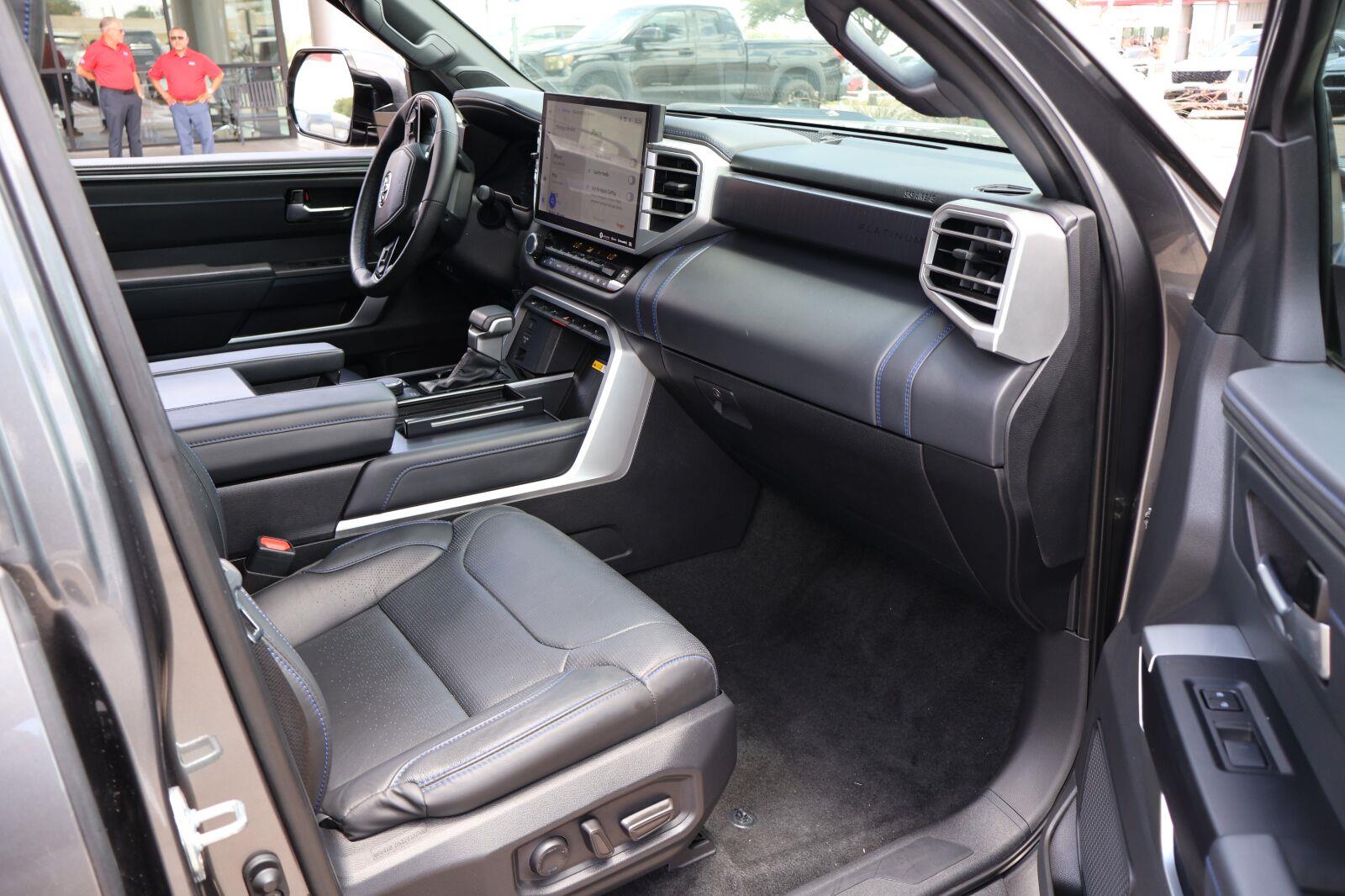 2024 Toyota Tundra Platinum - Photo 17