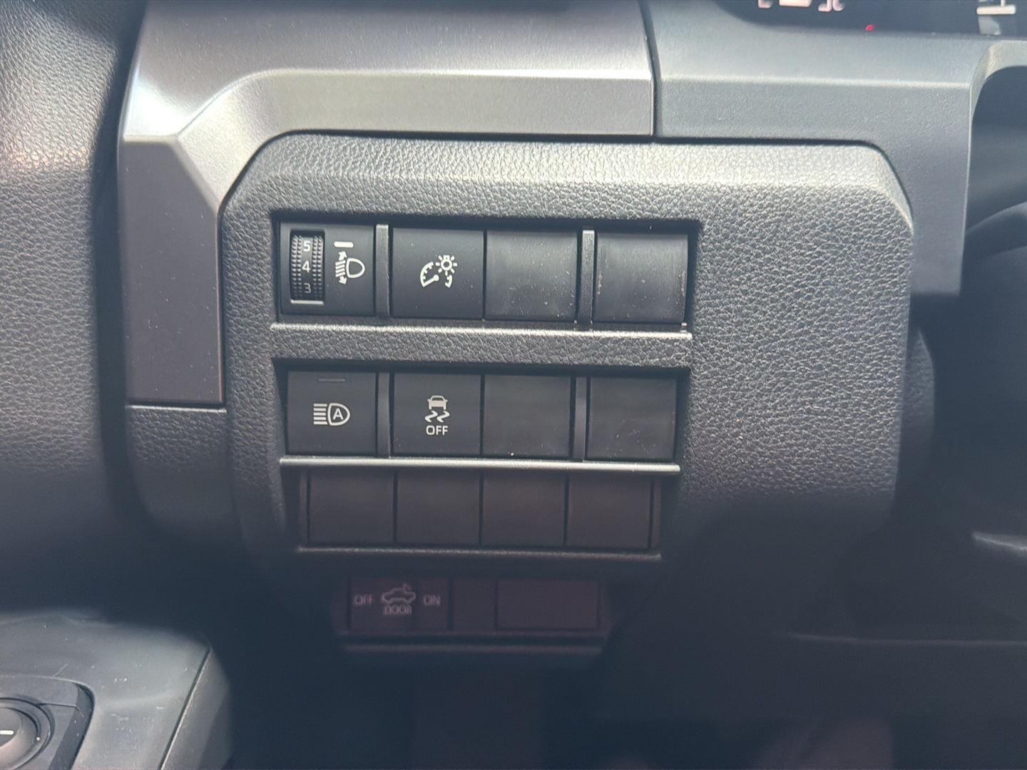 2026 Toyota Tacoma SR5 - Photo 13