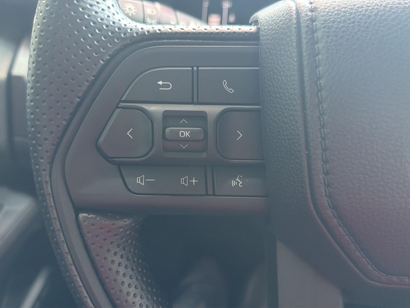 2026 Toyota Tacoma SR5 - Photo 15