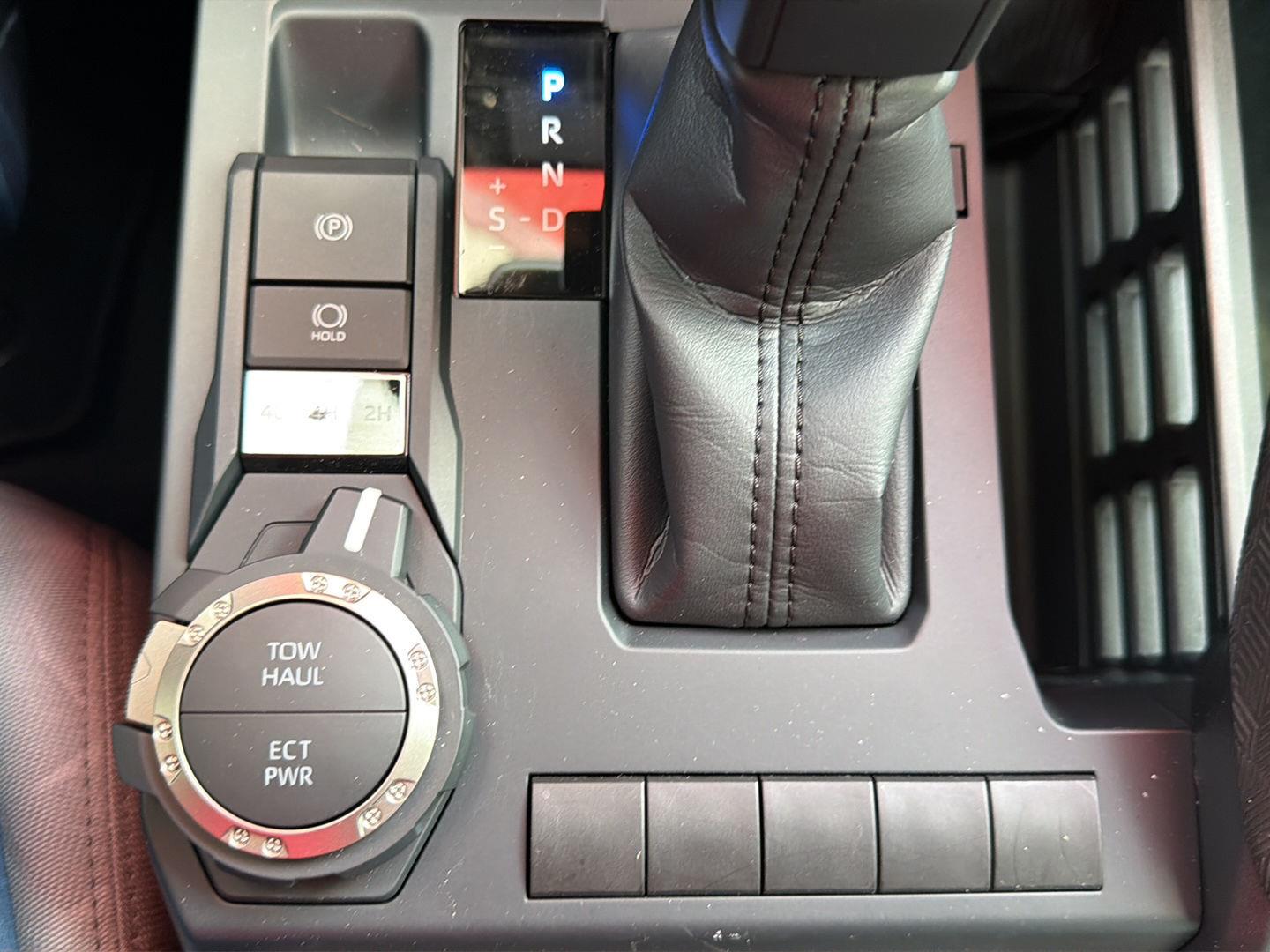 2026 Toyota Tacoma SR5 - Photo 17