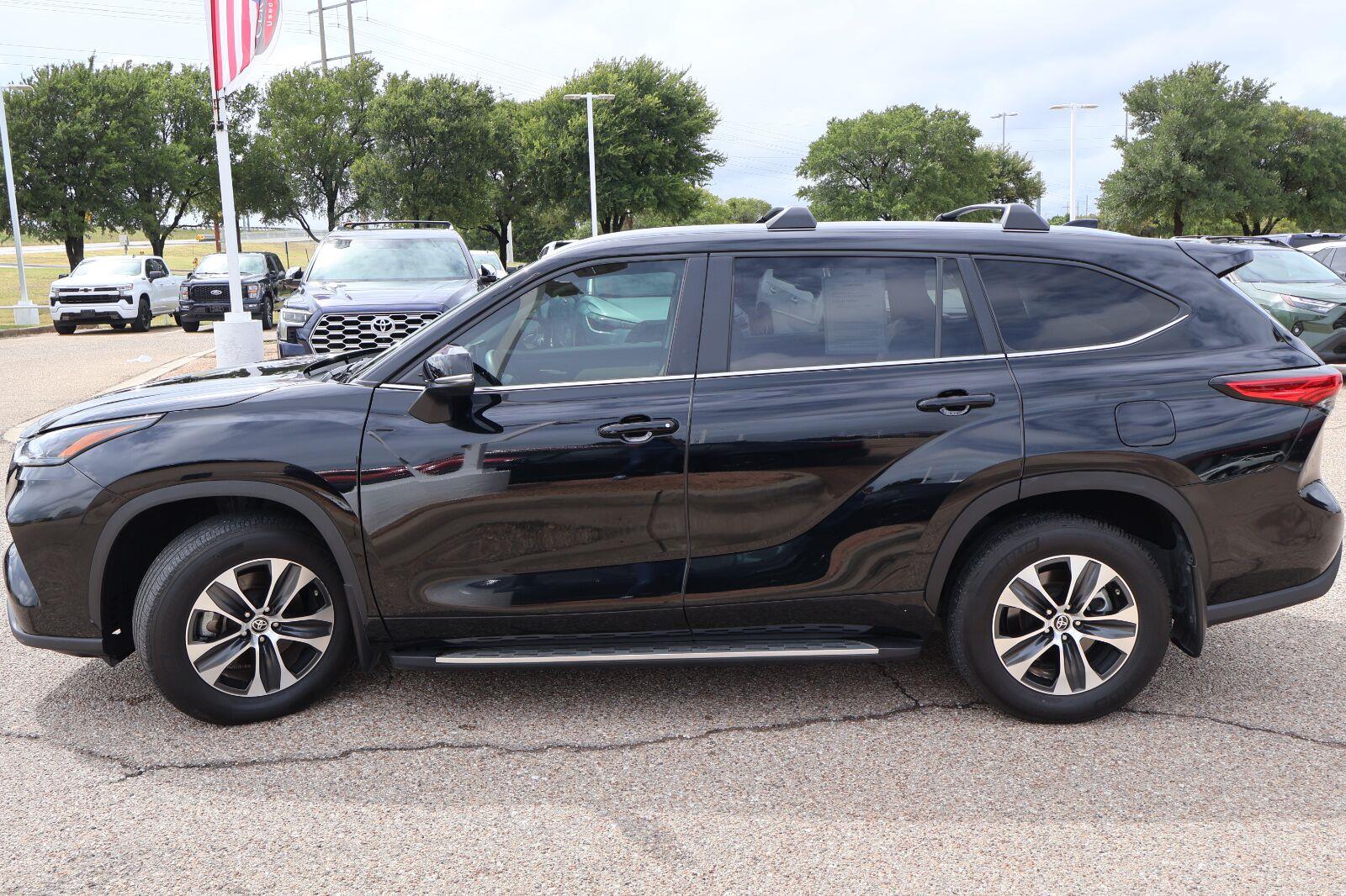 Used 2023 Toyota Highlander SUV