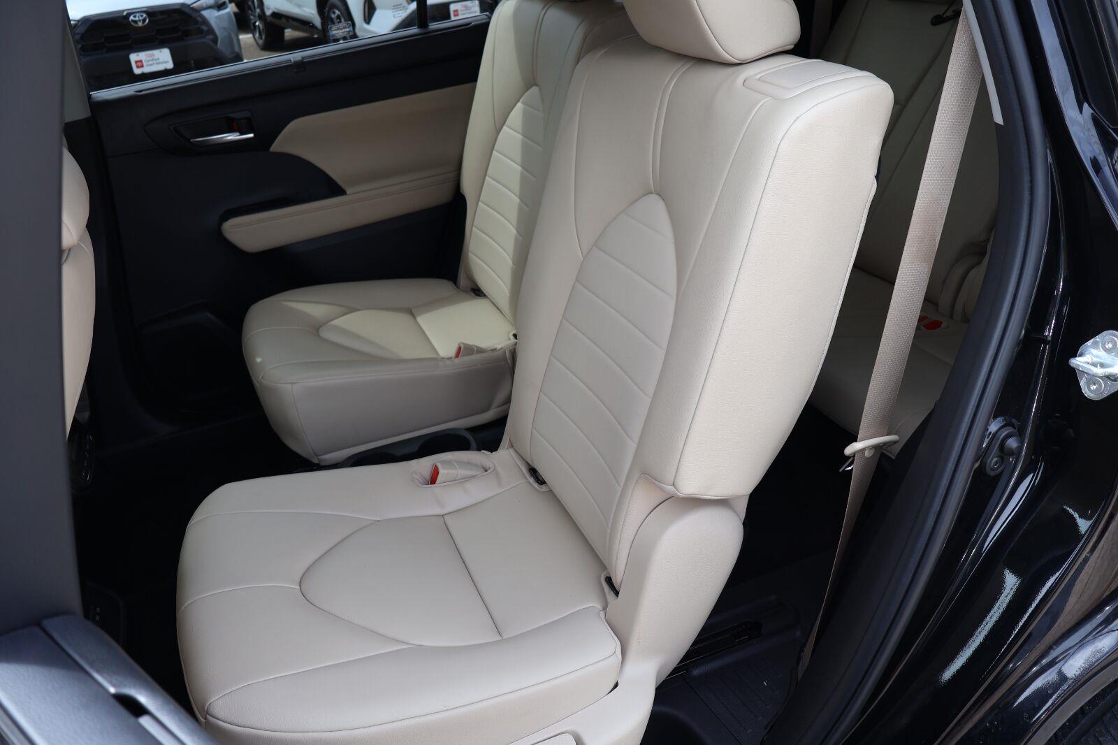 Used 2023 Toyota Highlander SUV