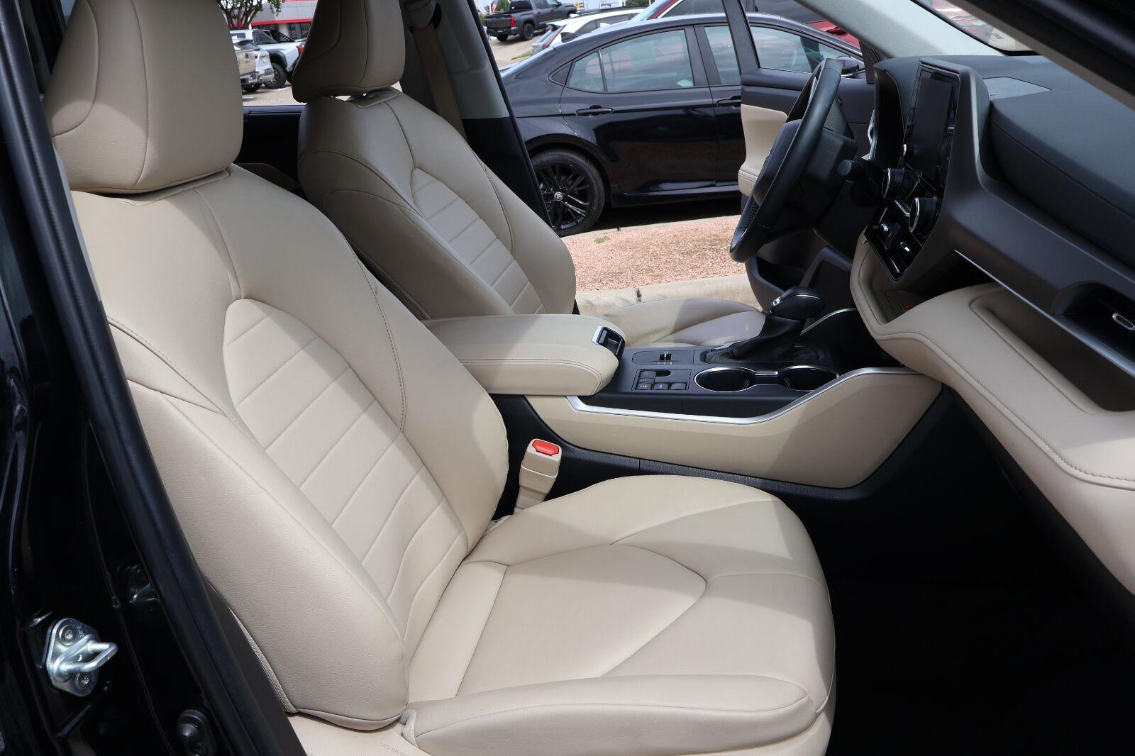 Used 2023 Toyota Highlander SUV