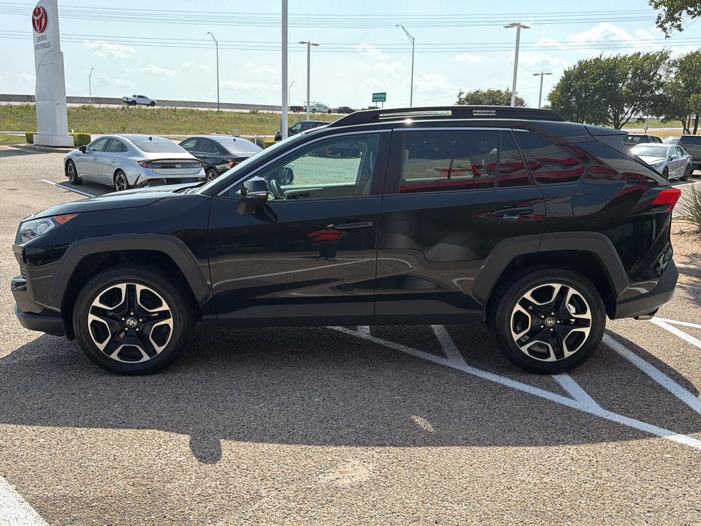 Used 2021 Toyota RAV4 SUV