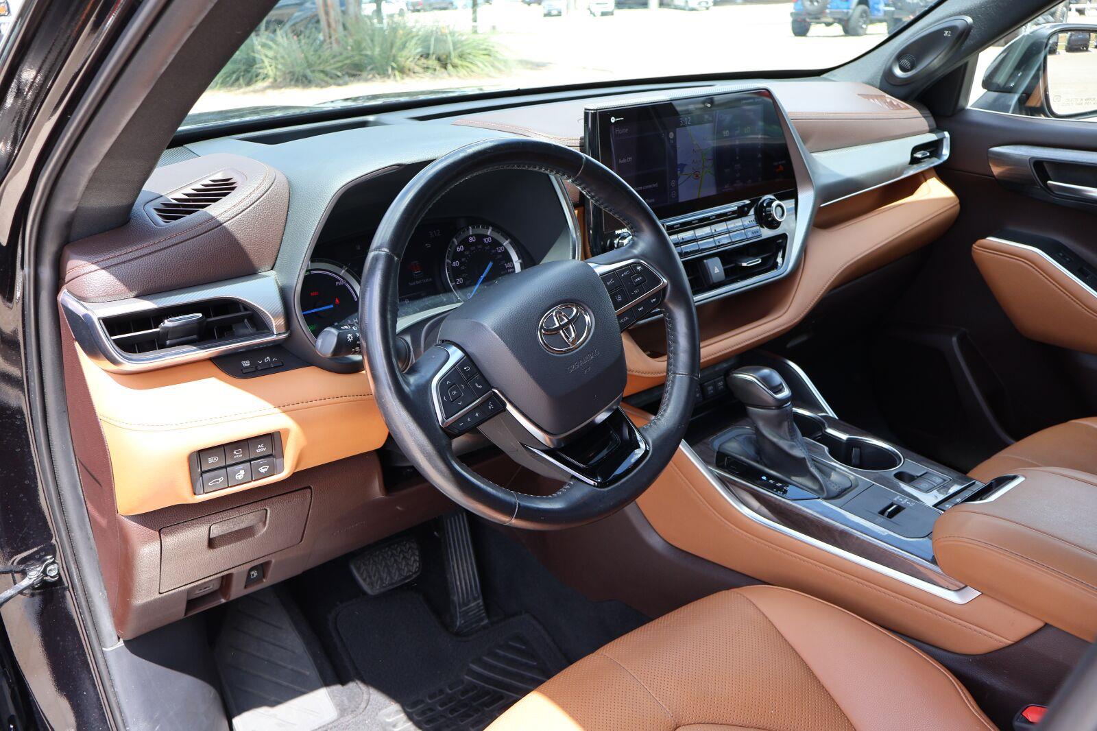 Used 2020 Toyota Highlander SUV