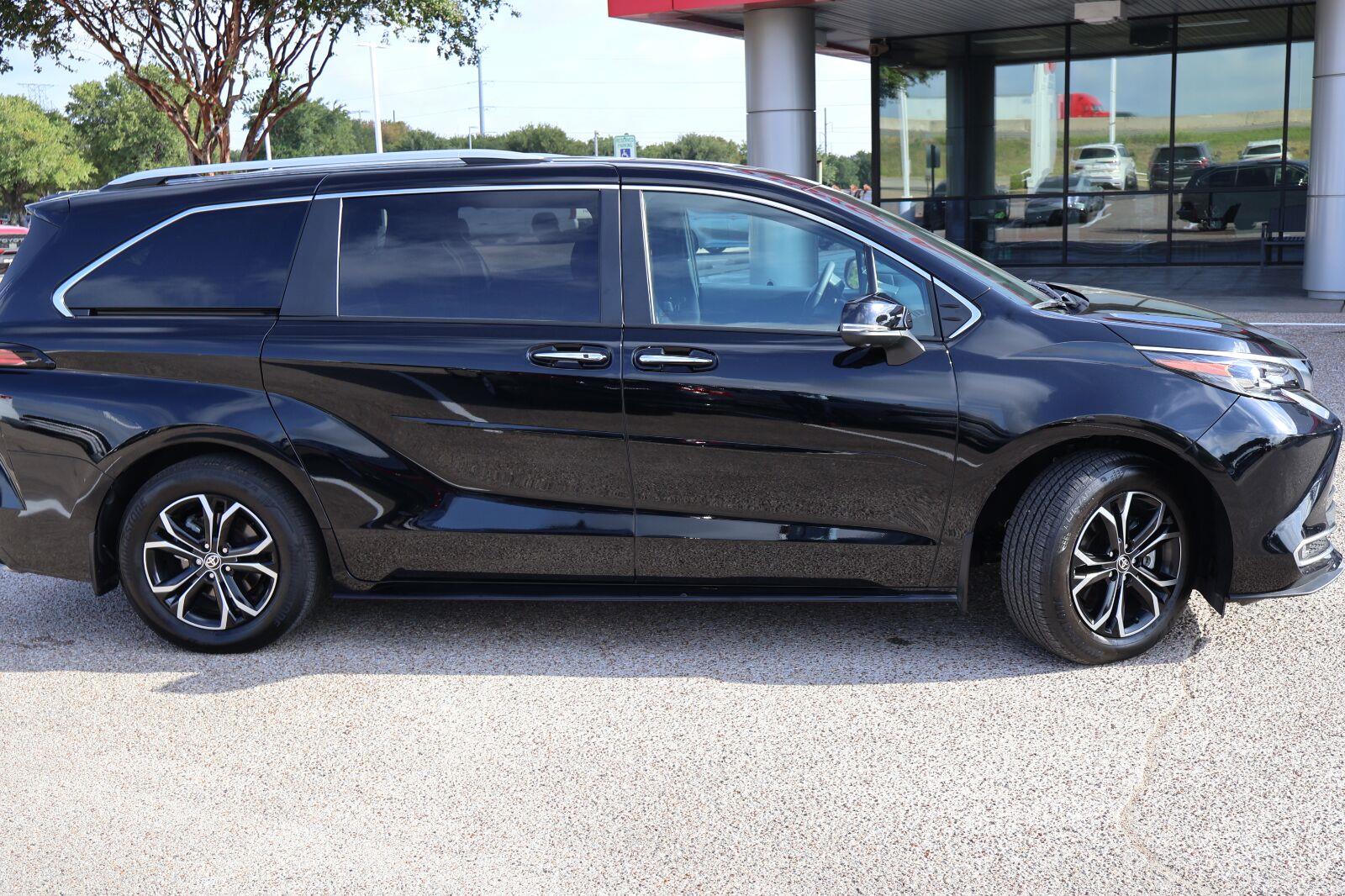 Used 2026 Toyota Sienna Van