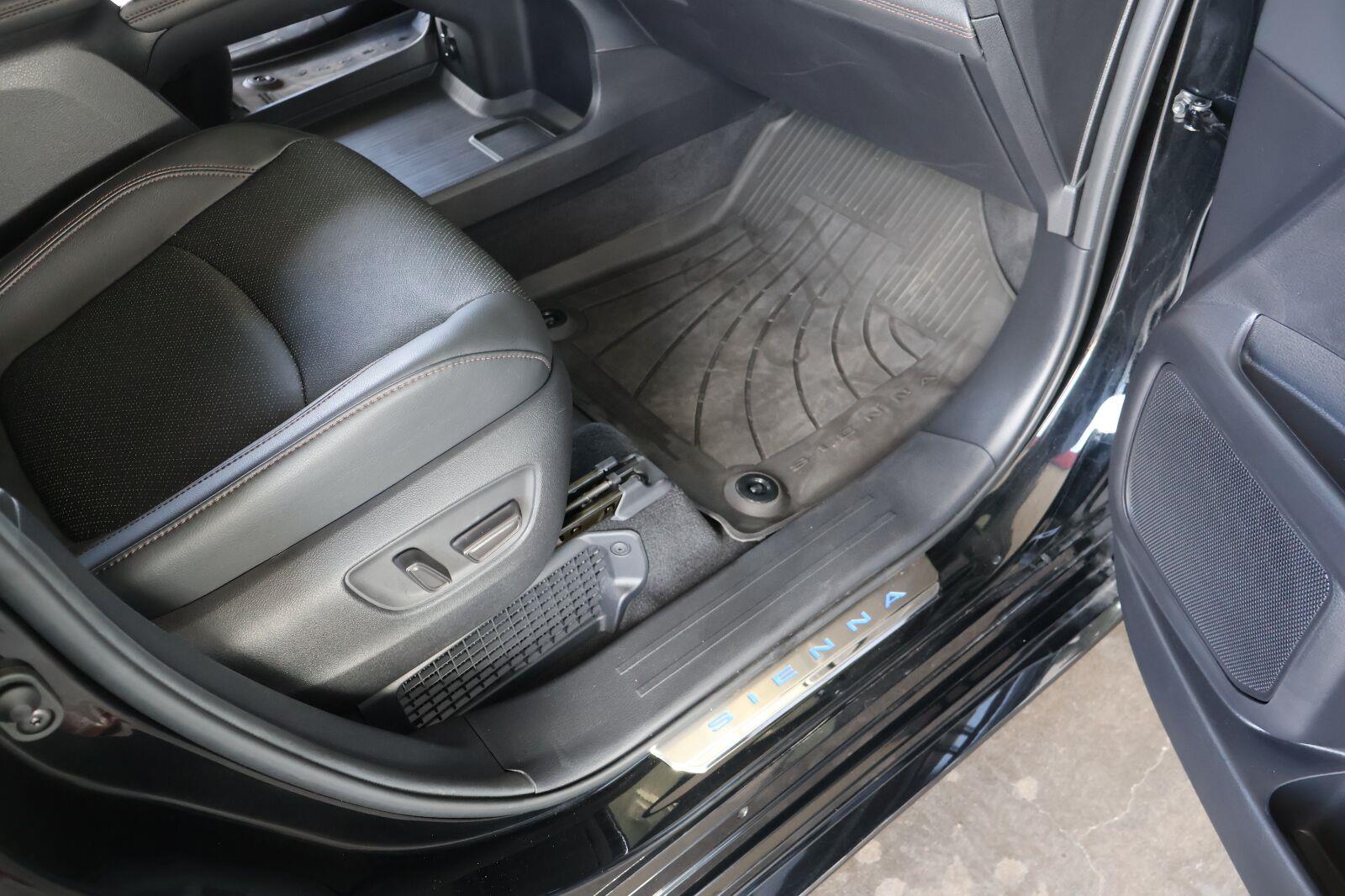Used 2026 Toyota Sienna Van