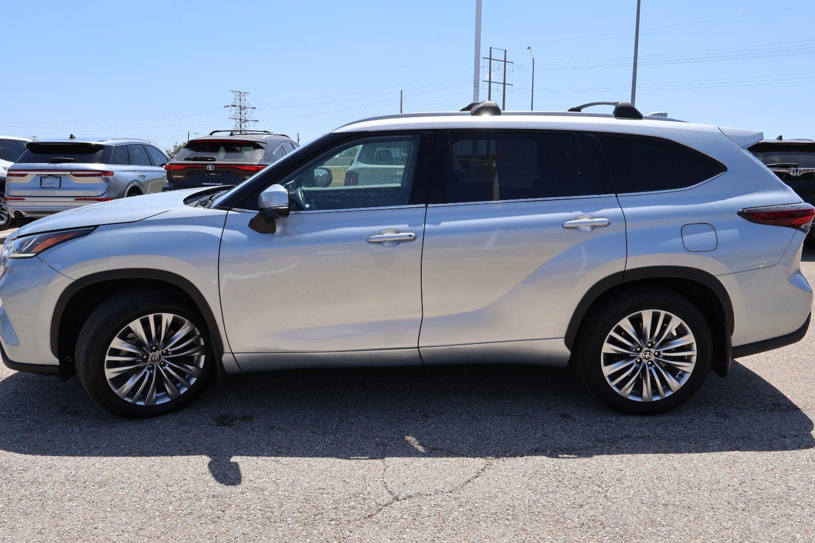Used 2025 Toyota Highlander SUV
