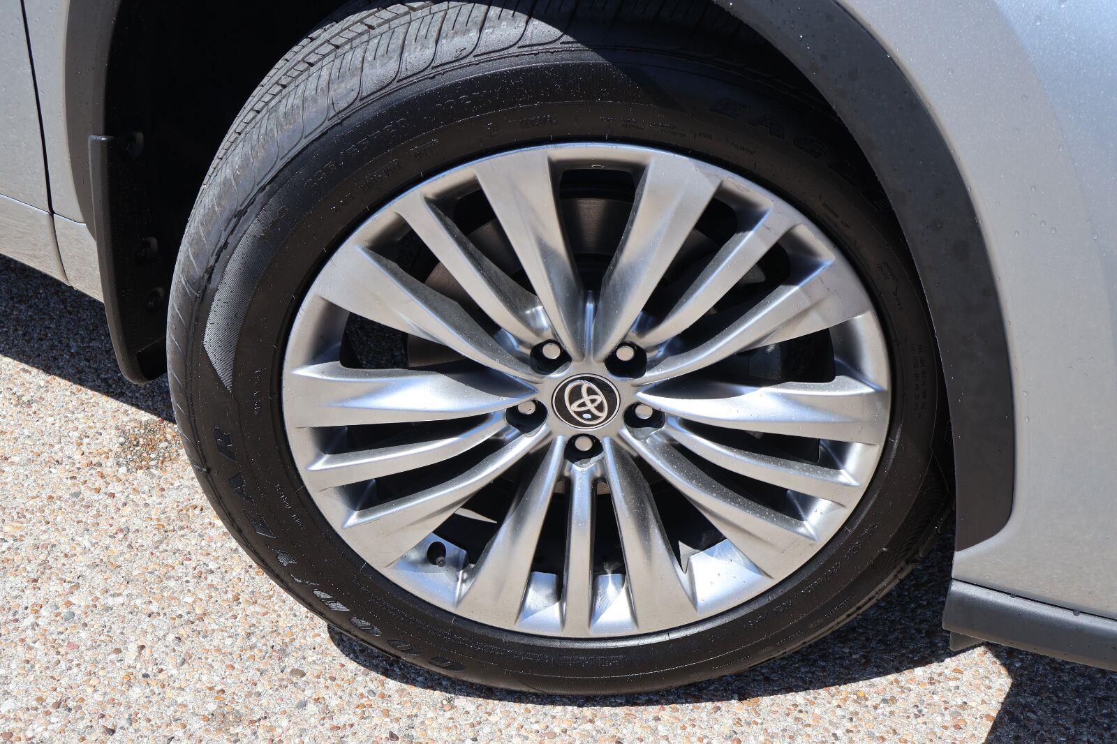 Used 2025 Toyota Highlander SUV