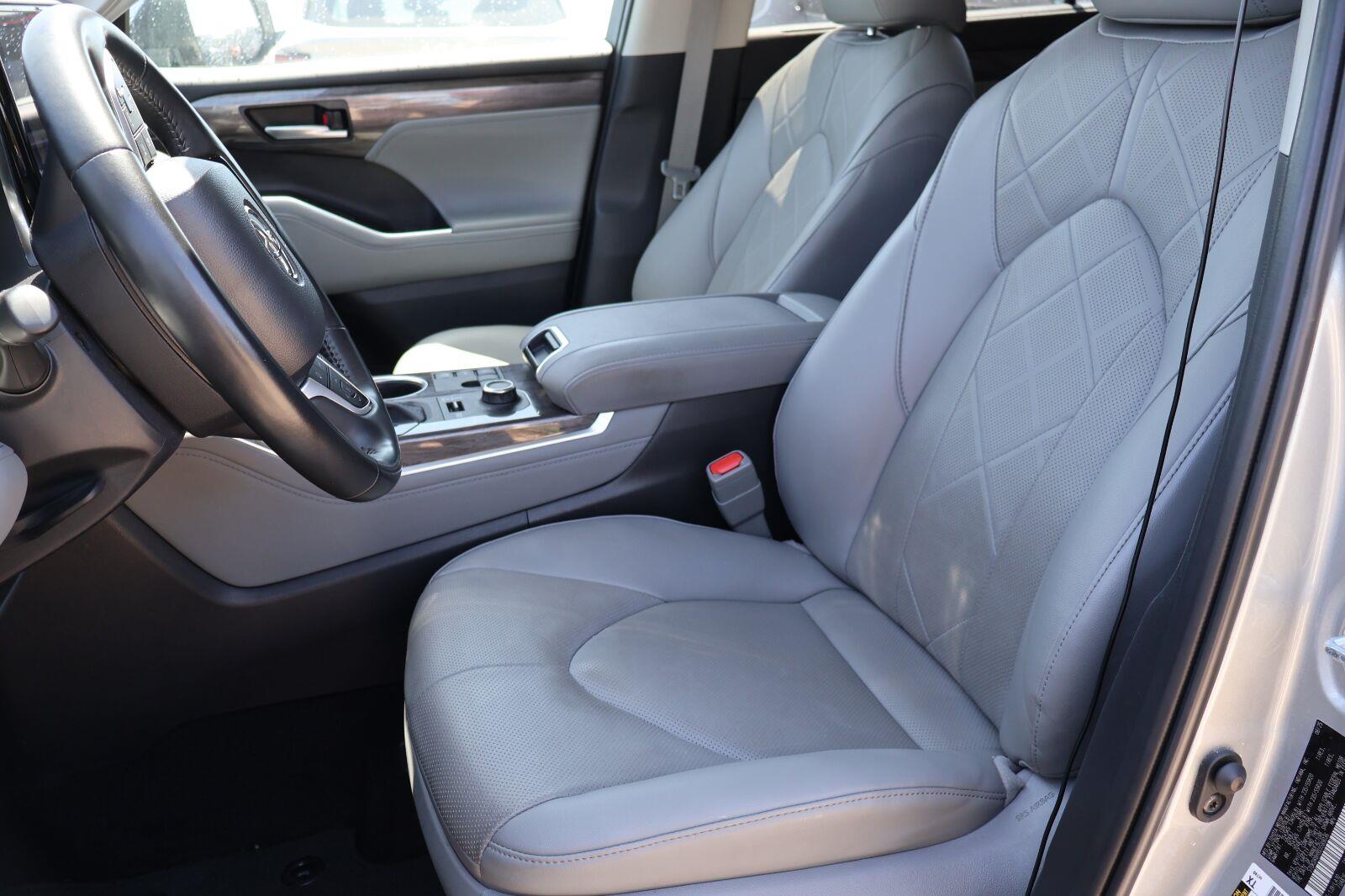 Used 2025 Toyota Highlander SUV