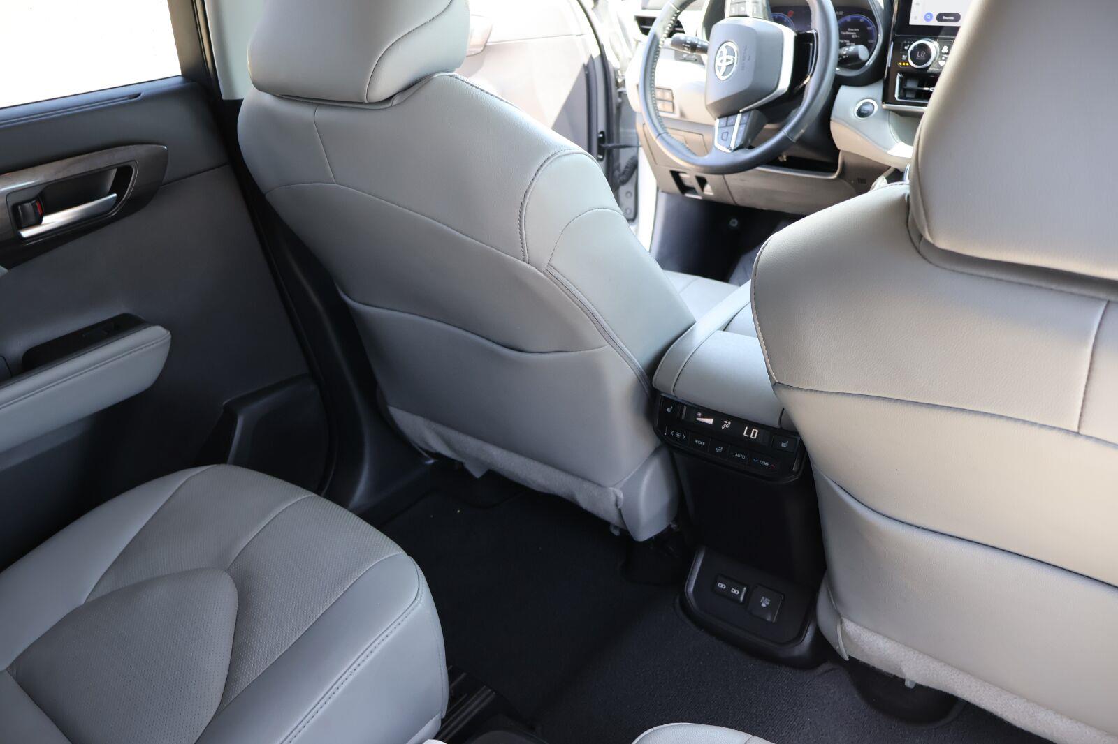 Used 2025 Toyota Highlander SUV