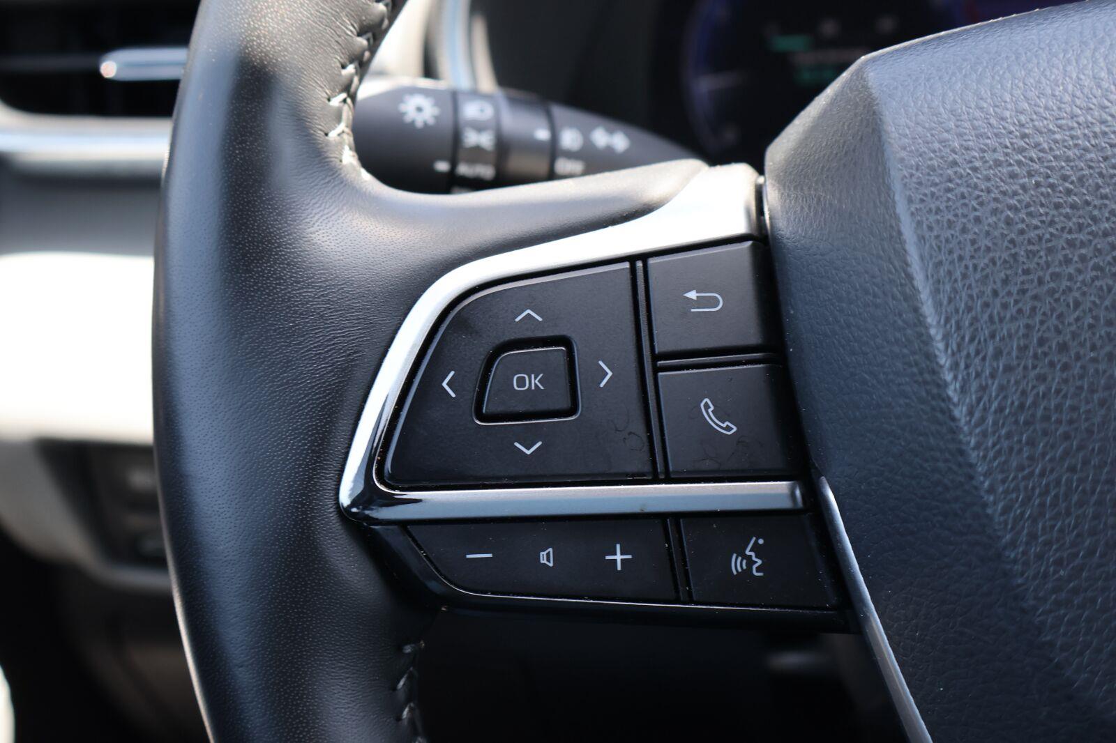 Used 2025 Toyota Highlander SUV