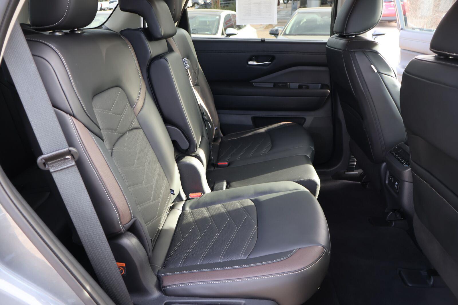Used 2025 Nissan Pathfinder SUV