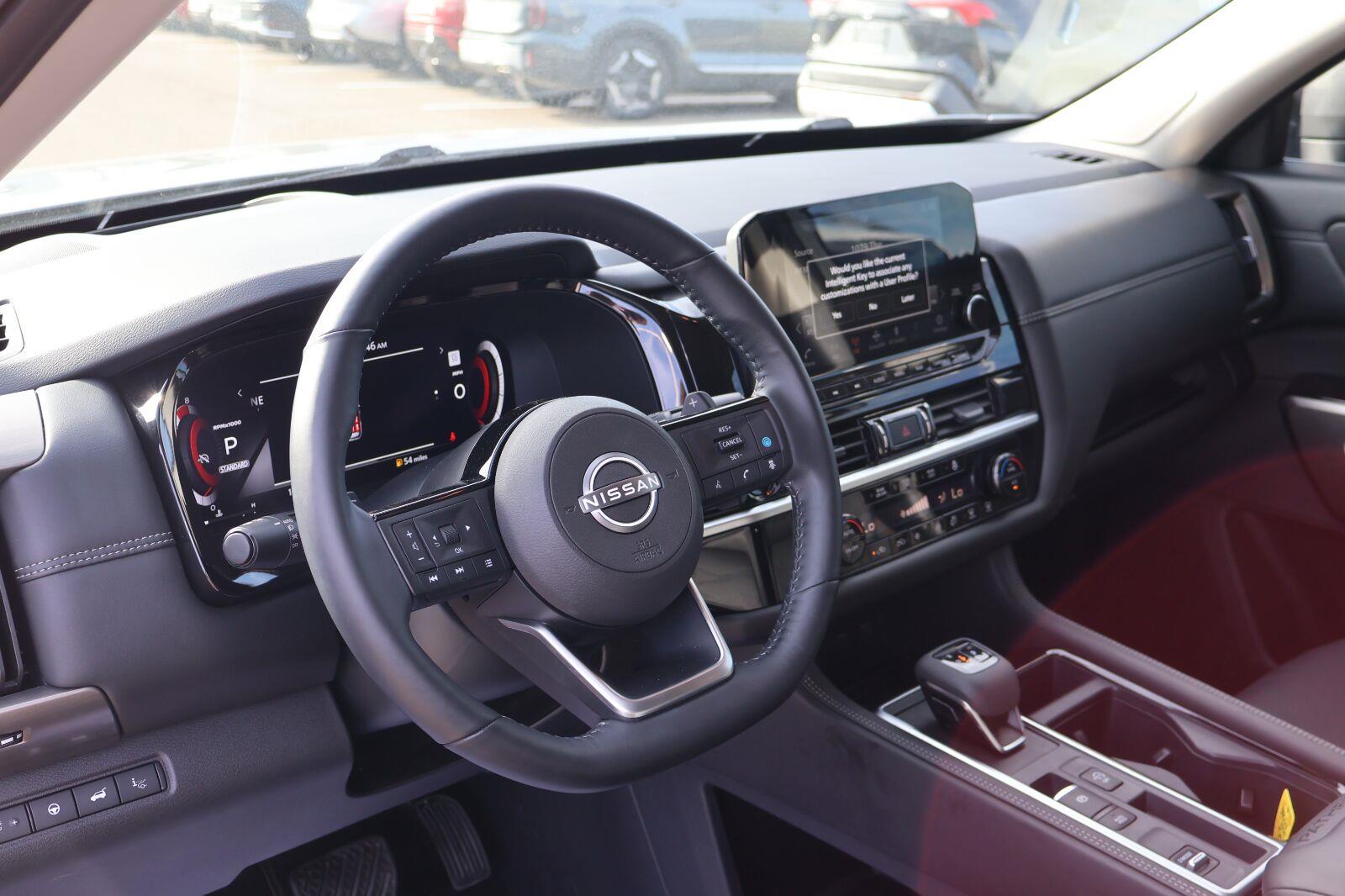 Used 2025 Nissan Pathfinder SUV