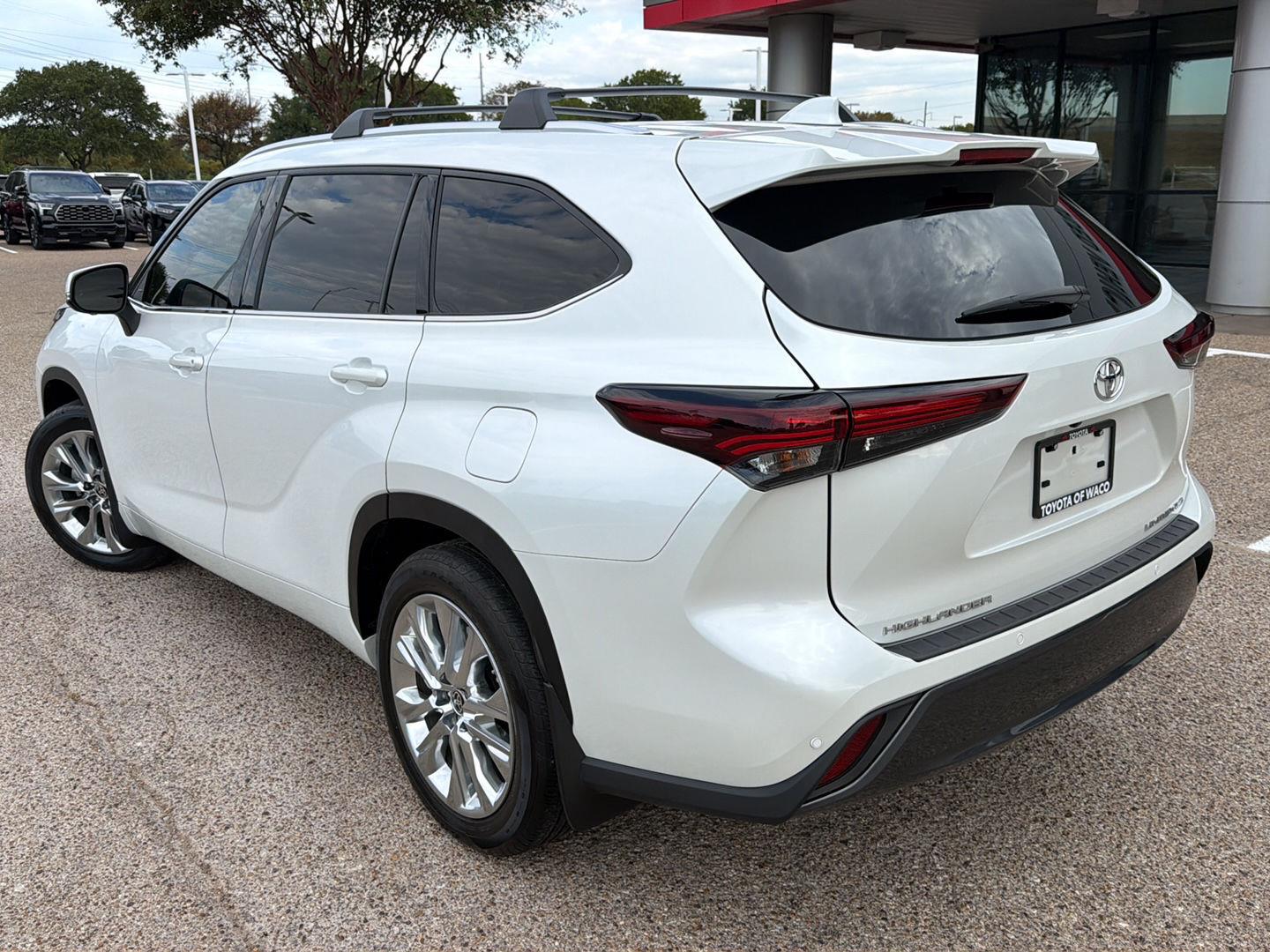 Used 2024 Toyota Highlander SUV