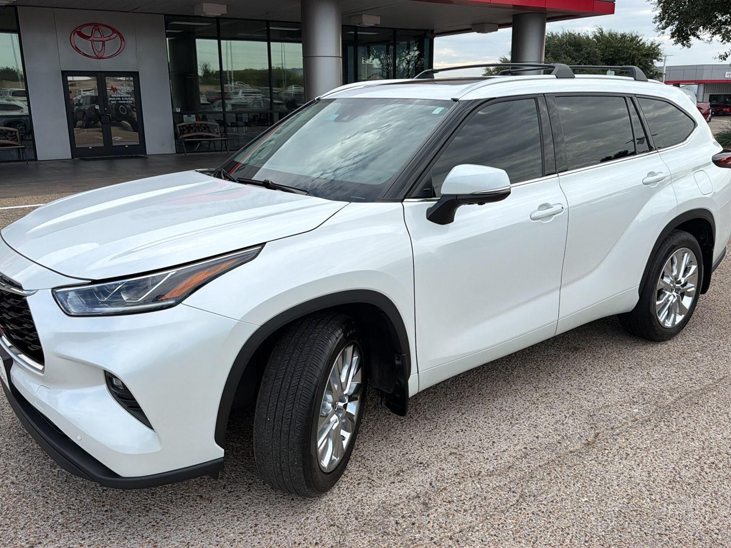 Used 2024 Toyota Highlander SUV