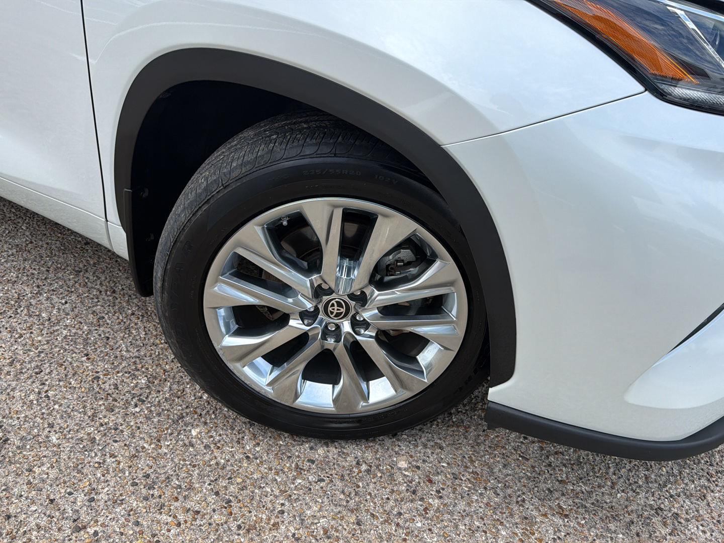 Used 2024 Toyota Highlander SUV
