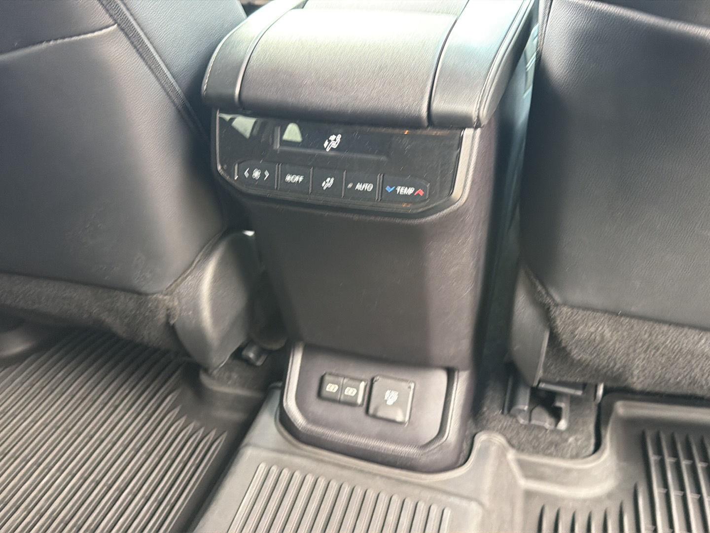 Used 2024 Toyota Highlander SUV