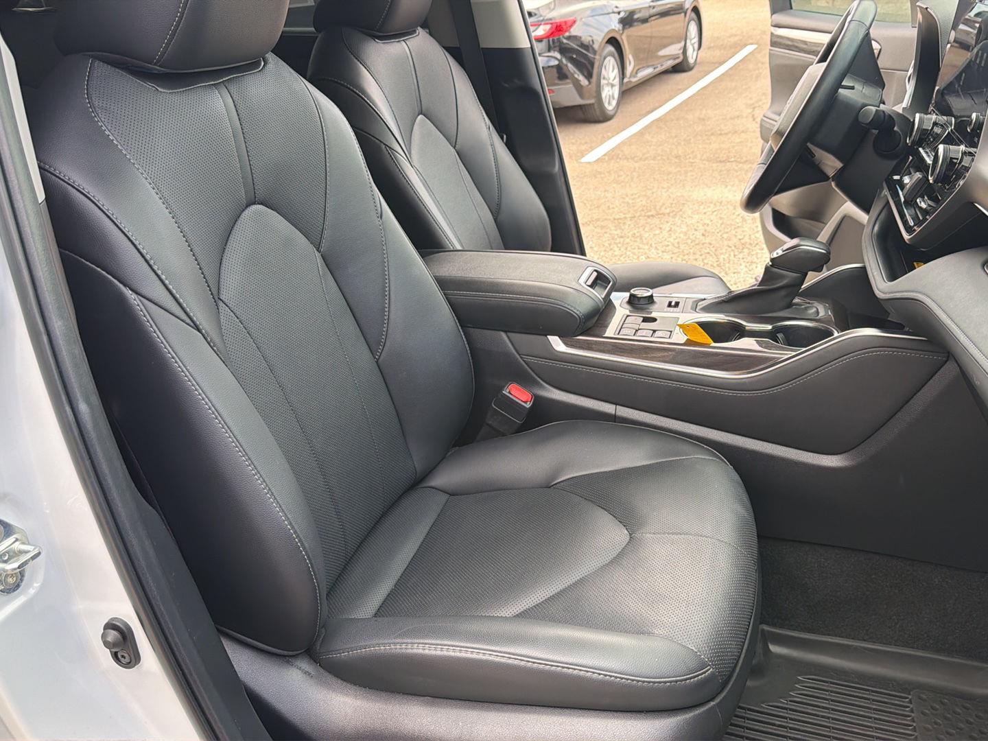 Used 2024 Toyota Highlander SUV