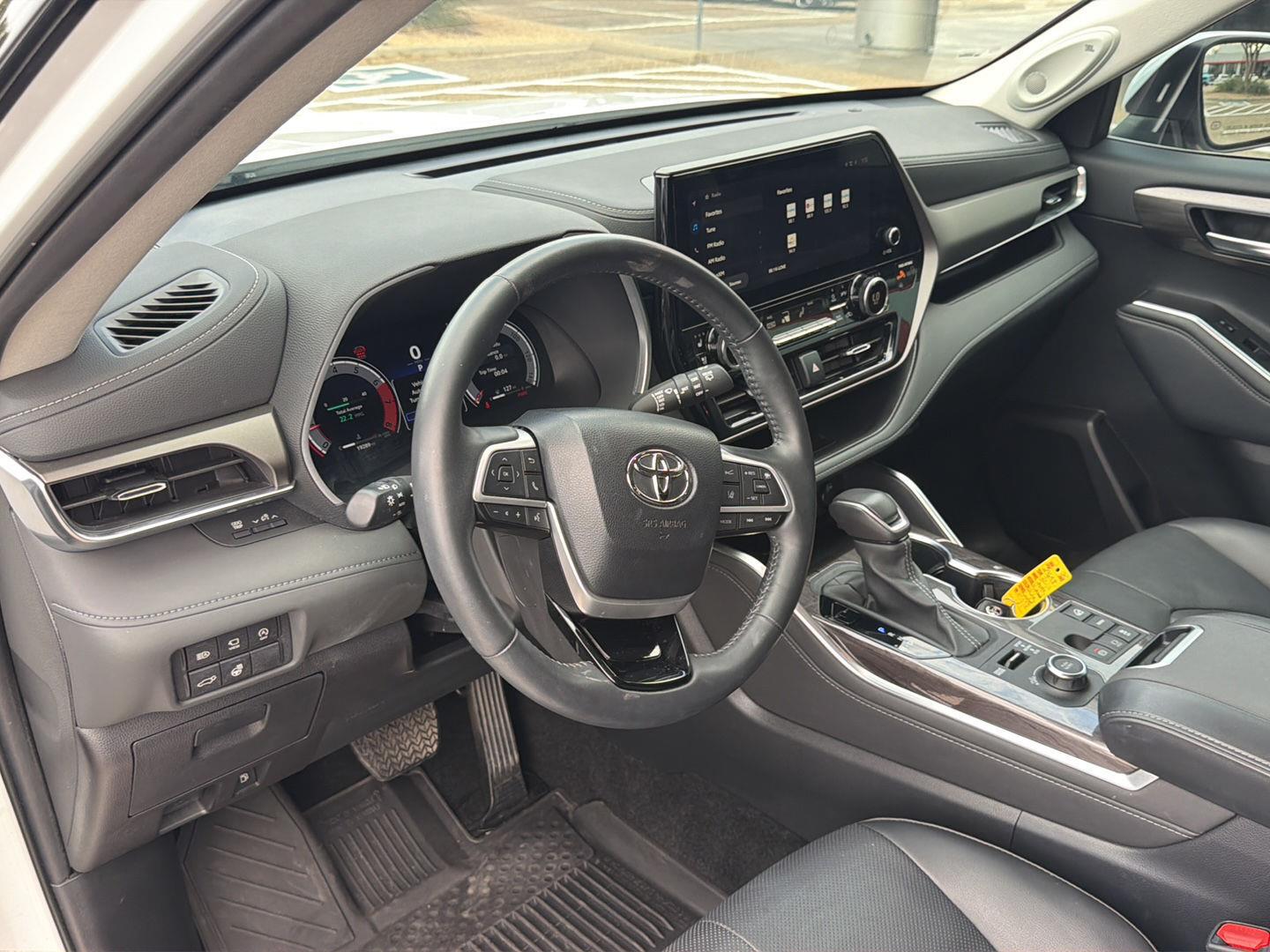 Used 2024 Toyota Highlander SUV
