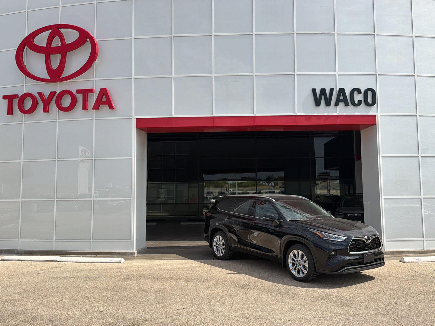 Midnight Black Metallic 2026 Toyota Highlander SUV / Crossover All-Wheel Drive 8-Speed Automatic