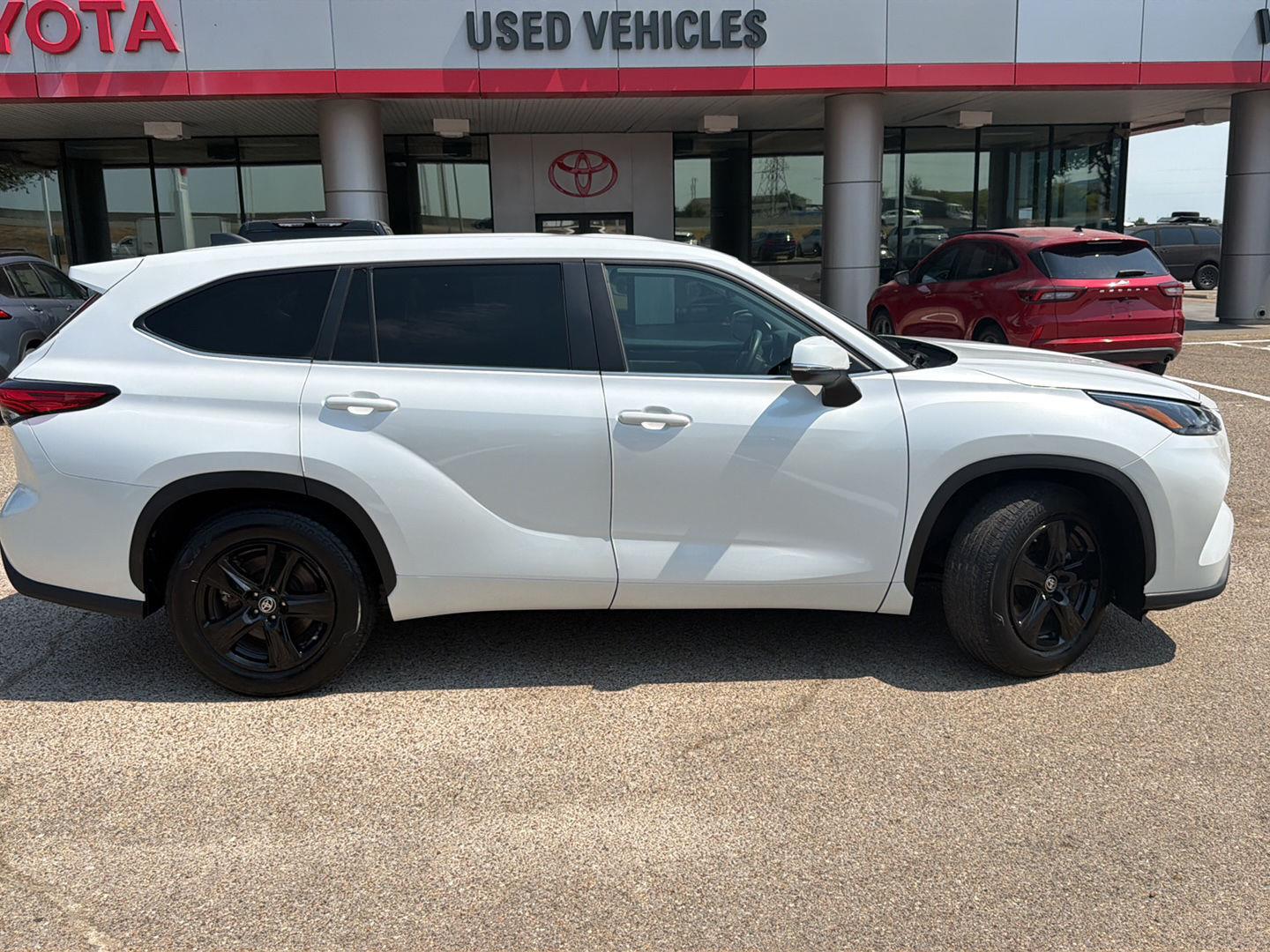 Used 2023 Toyota Highlander SUV