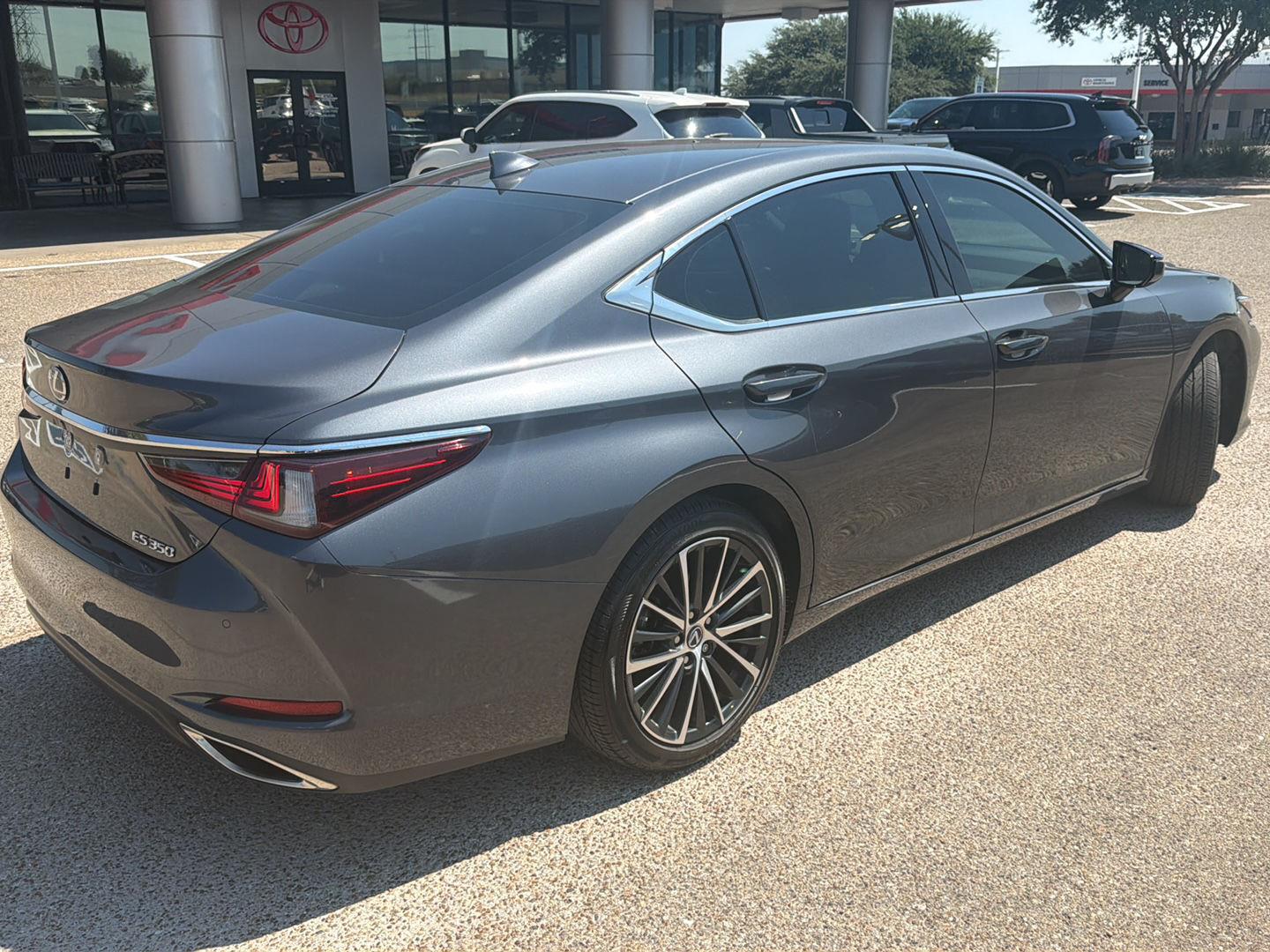 Used 2024 Lexus ES Sedan