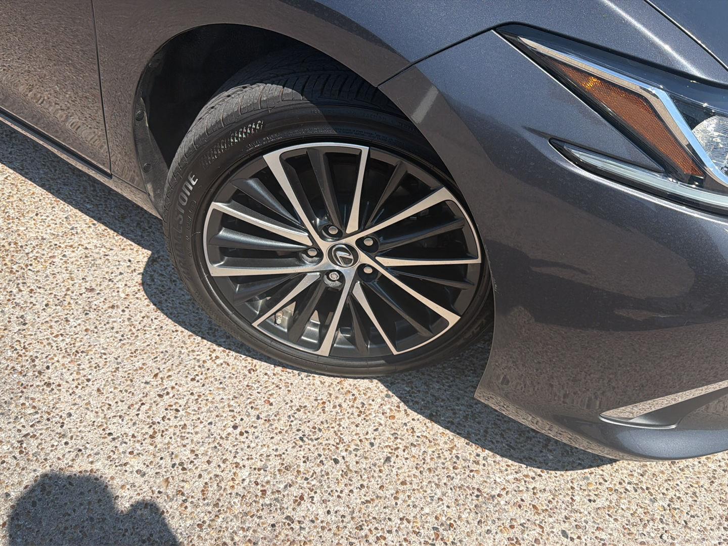 Used 2024 Lexus ES Sedan